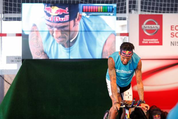 Josef Ajram pedalea por las cero emisiones