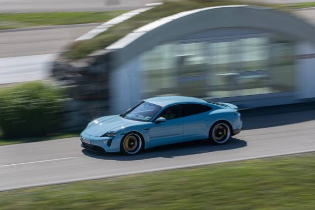 Porsche Taycan: llega su primera actualización en octubre