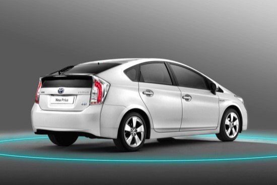 Nuevo Toyota Prius 2012: mejoras estéticas y de equipamiento.