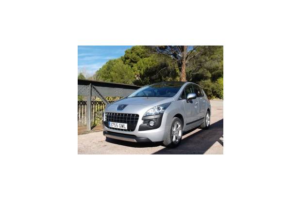 ¿Se llena de agua el motor del Peugeot 3008 en los túneles de lavado? A la caza del bulo
