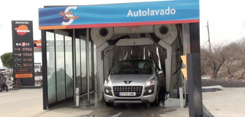 ¿Se llena de agua el motor del Peugeot 3008 en los túneles de lavado? A la caza del bulo