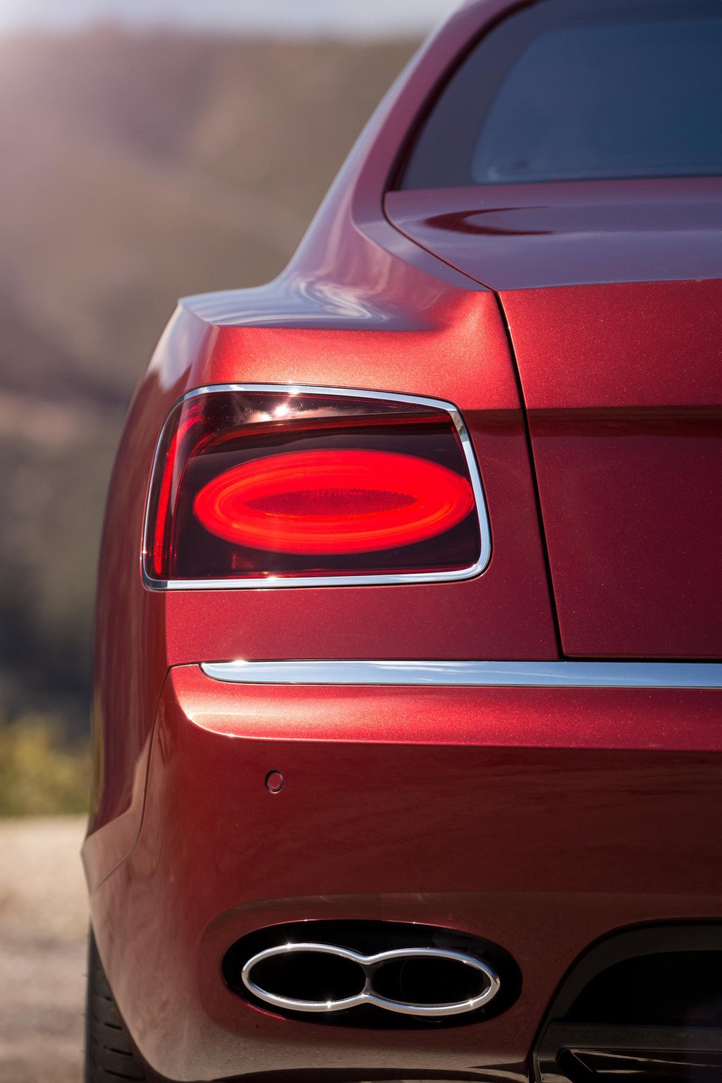 Bentley lanza el nuevo Flying Spur V8 S