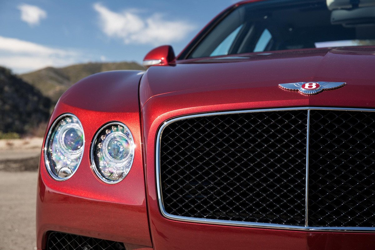 Bentley lanza el nuevo Flying Spur V8 S