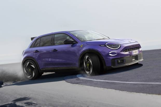 Primera imagen del Abarth 600e: un deportivo eléctrico que sorprenderá