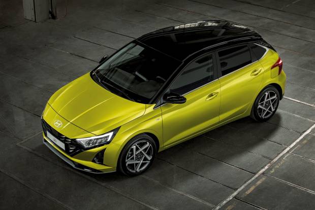 Los 10 coches más vendidos en abril de 2025 en España: Sandero, i20 y MG ZS, en cabeza