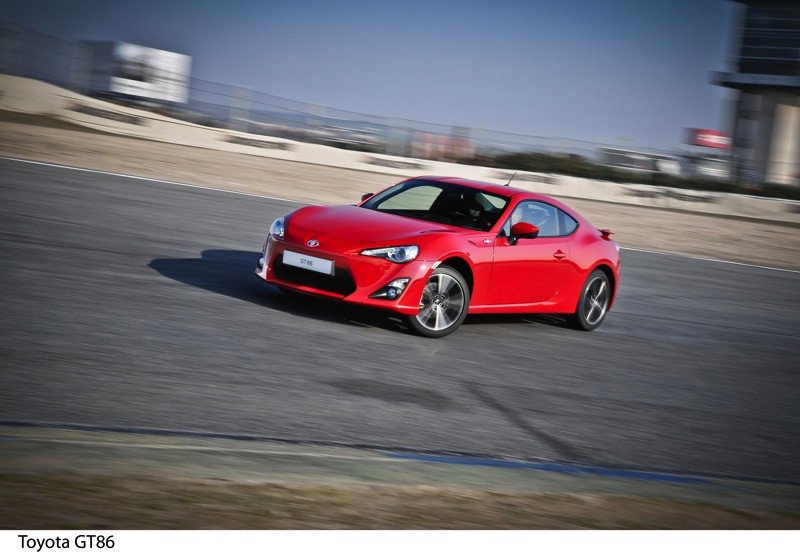 Toyota GT 86: Nuevos datos de equipamiento, fotos y vídeos