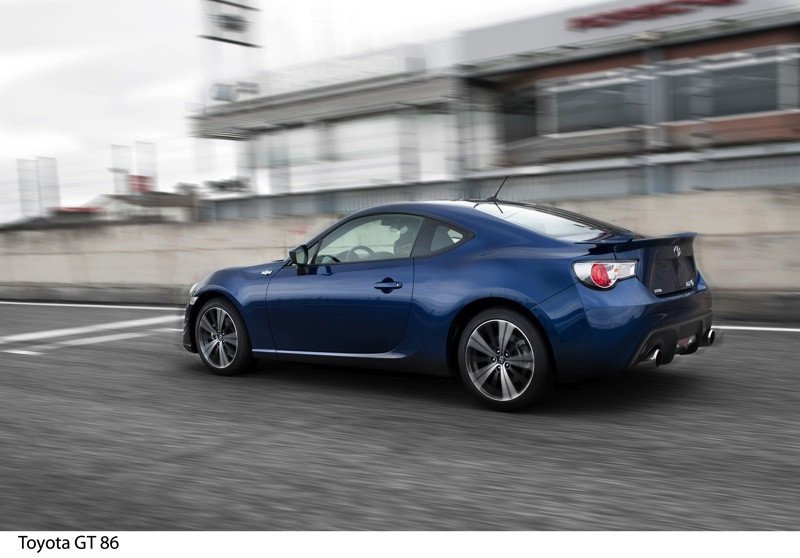 Toyota GT 86: Nuevos datos de equipamiento, fotos y vídeos