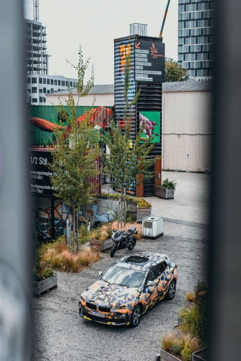 El nuevo BMW X2 se deja ver con camuflaje antes de su debut en Frankfurt