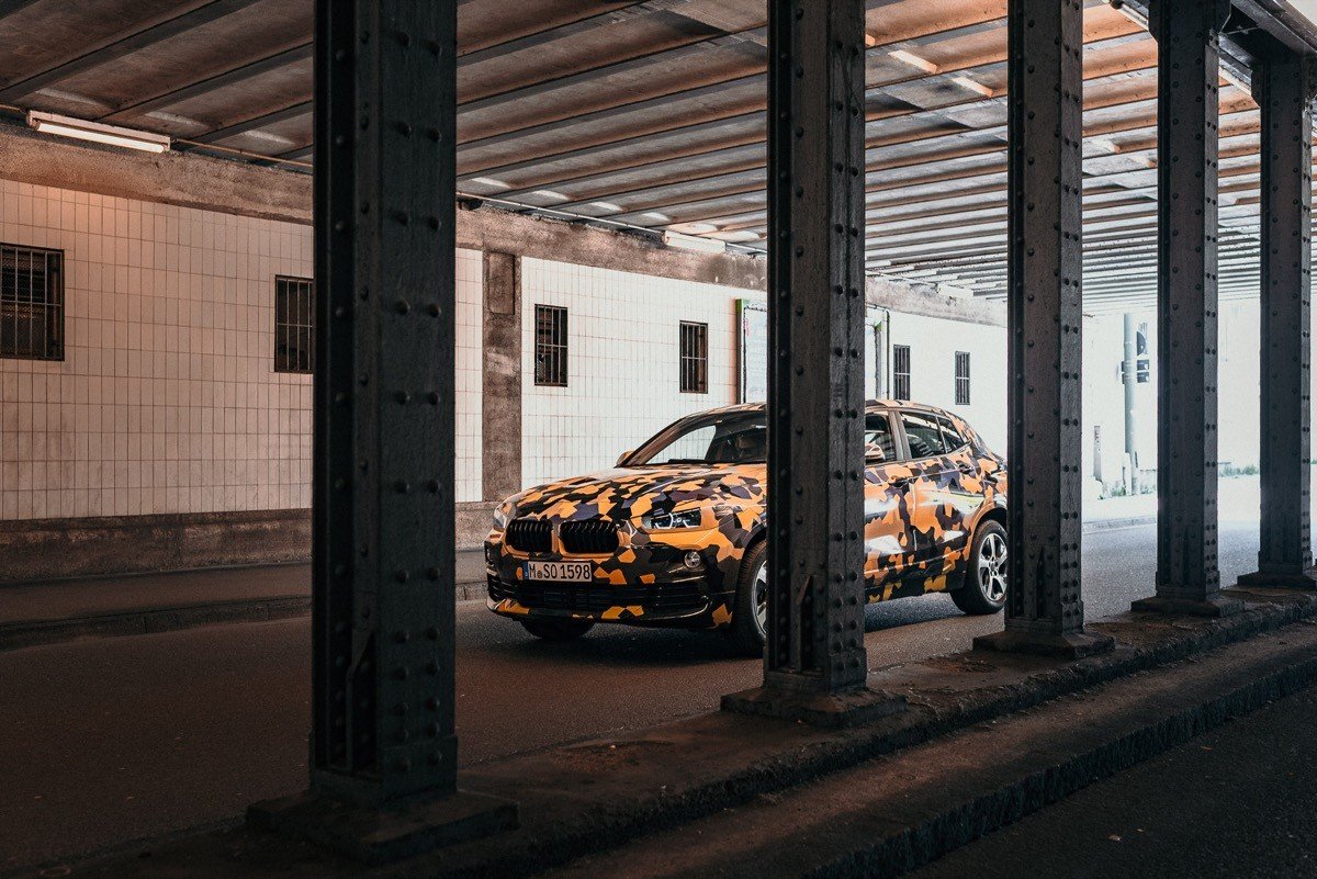 El nuevo BMW X2 se deja ver con camuflaje antes de su debut en Frankfurt