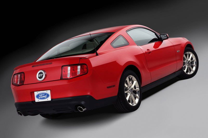 Ford Mustang GT 2011, un caballo con el empuje de 412 CV