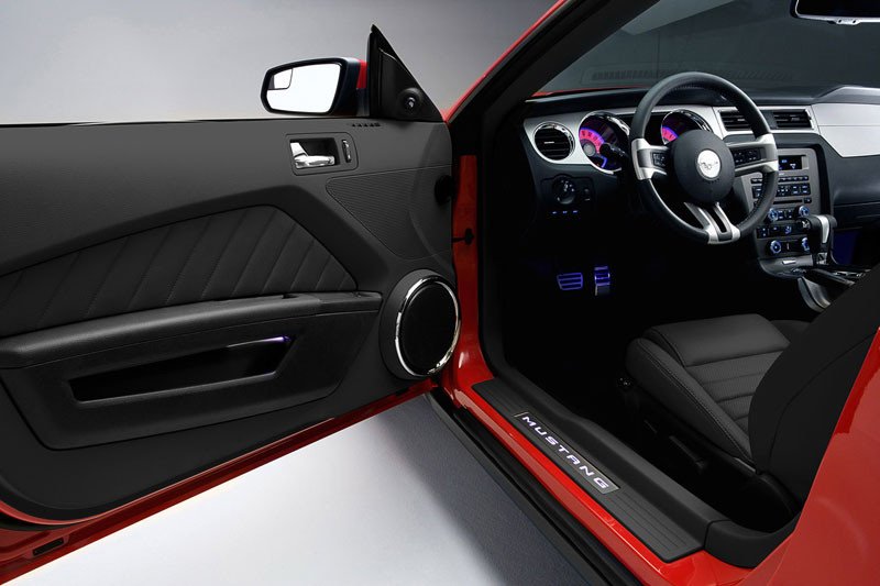 Ford Mustang GT 2011, un caballo con el empuje de 412 CV