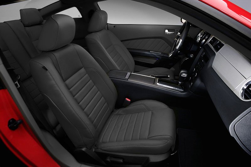 Ford Mustang GT 2011, un caballo con el empuje de 412 CV