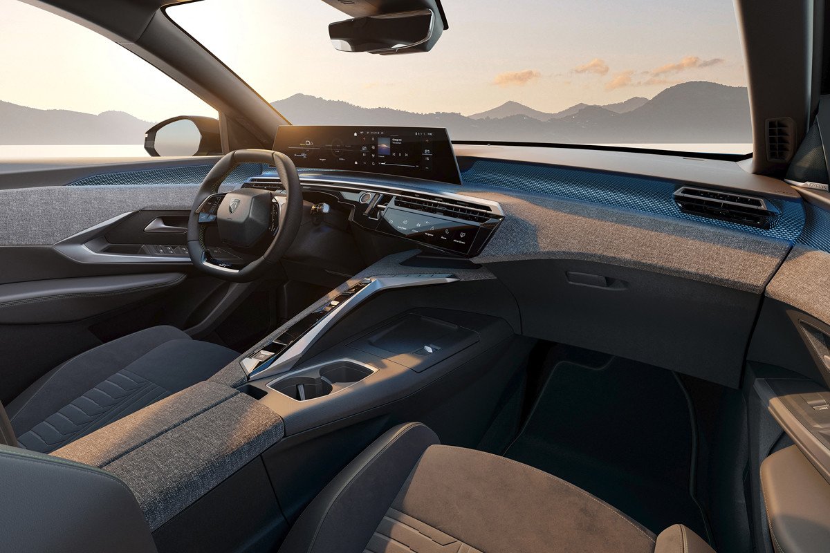 Primeras imágenes exteriores e interiores del nuevo Peugeot E-3008