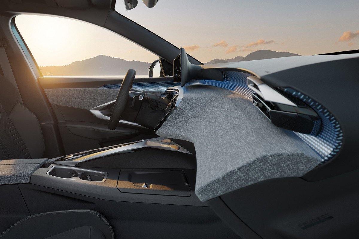 Primeras imágenes exteriores e interiores del nuevo Peugeot E-3008
