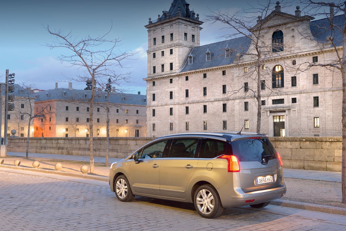 Prueba Peugeot 5008, a por el liderato de los monovolúmenes de 7 plazas