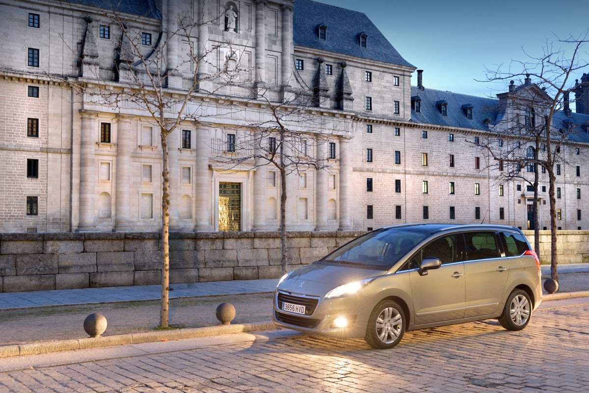Prueba Peugeot 5008, a por el liderato de los monovolúmenes de 7 plazas
