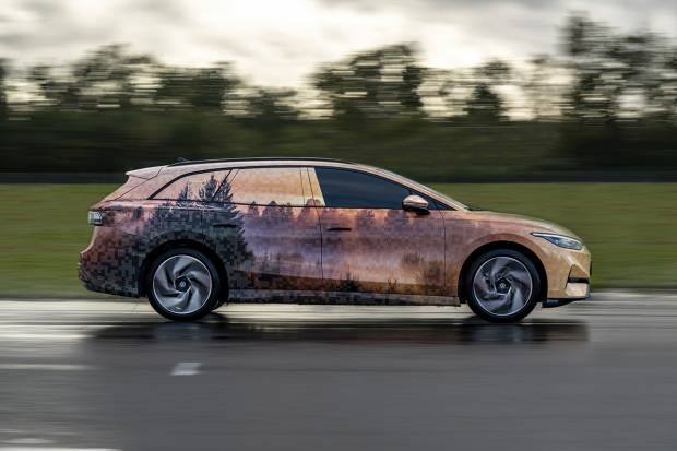 VW ID.7 Tourer: primeras imágenes del coche familiar del futuro (según Volkswagen)