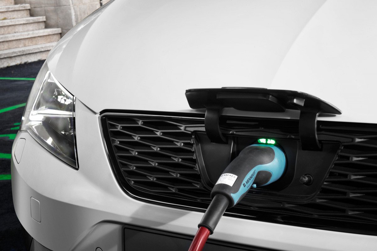 Video: Seat León Verde, un coche híbrido enchufable y español