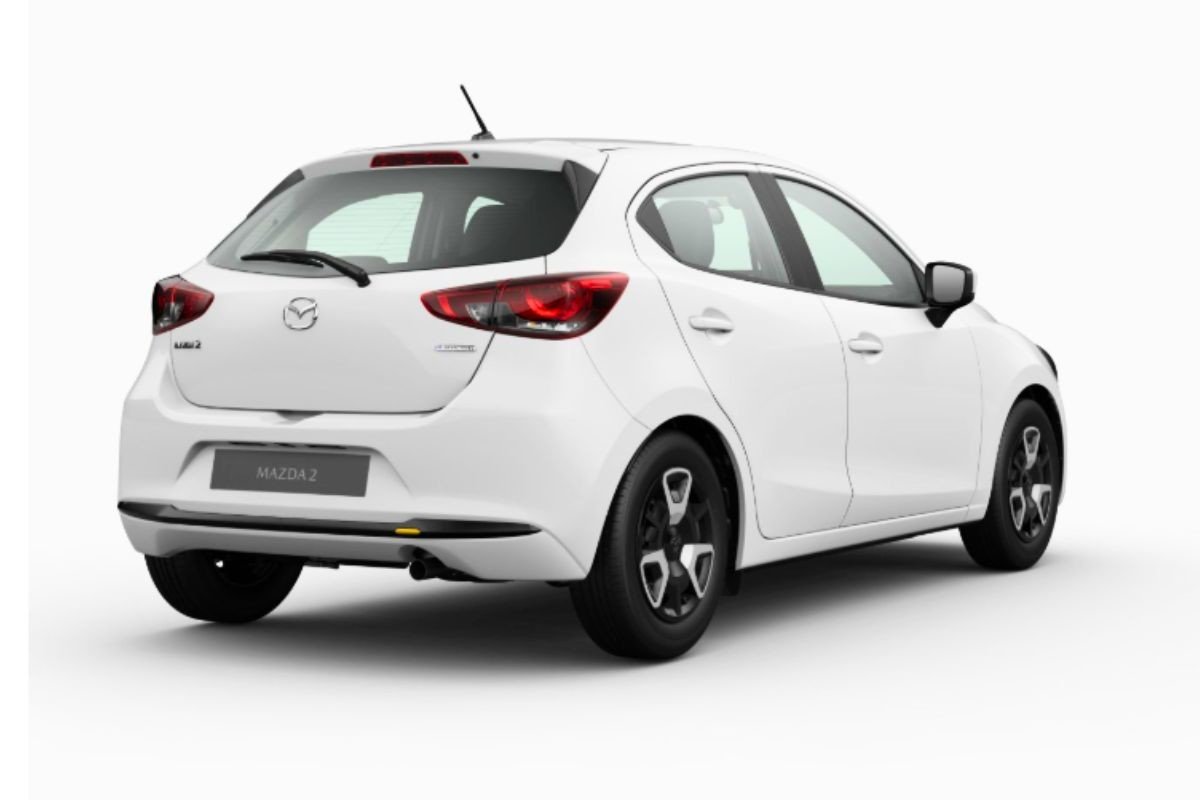 Mazda 2 lateral