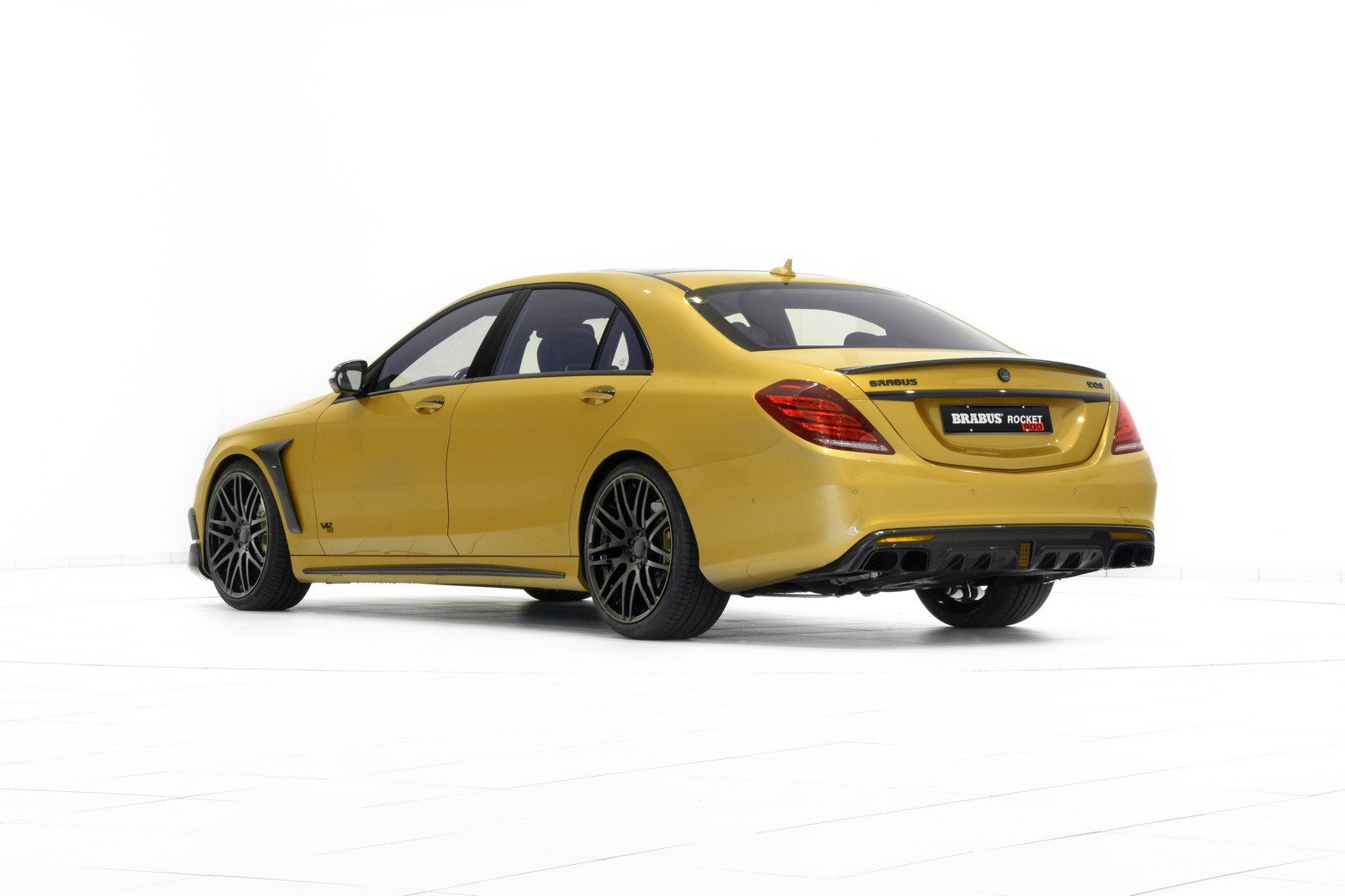 Así es el extremo Brabus Rocket 900 Desert Gold Edition