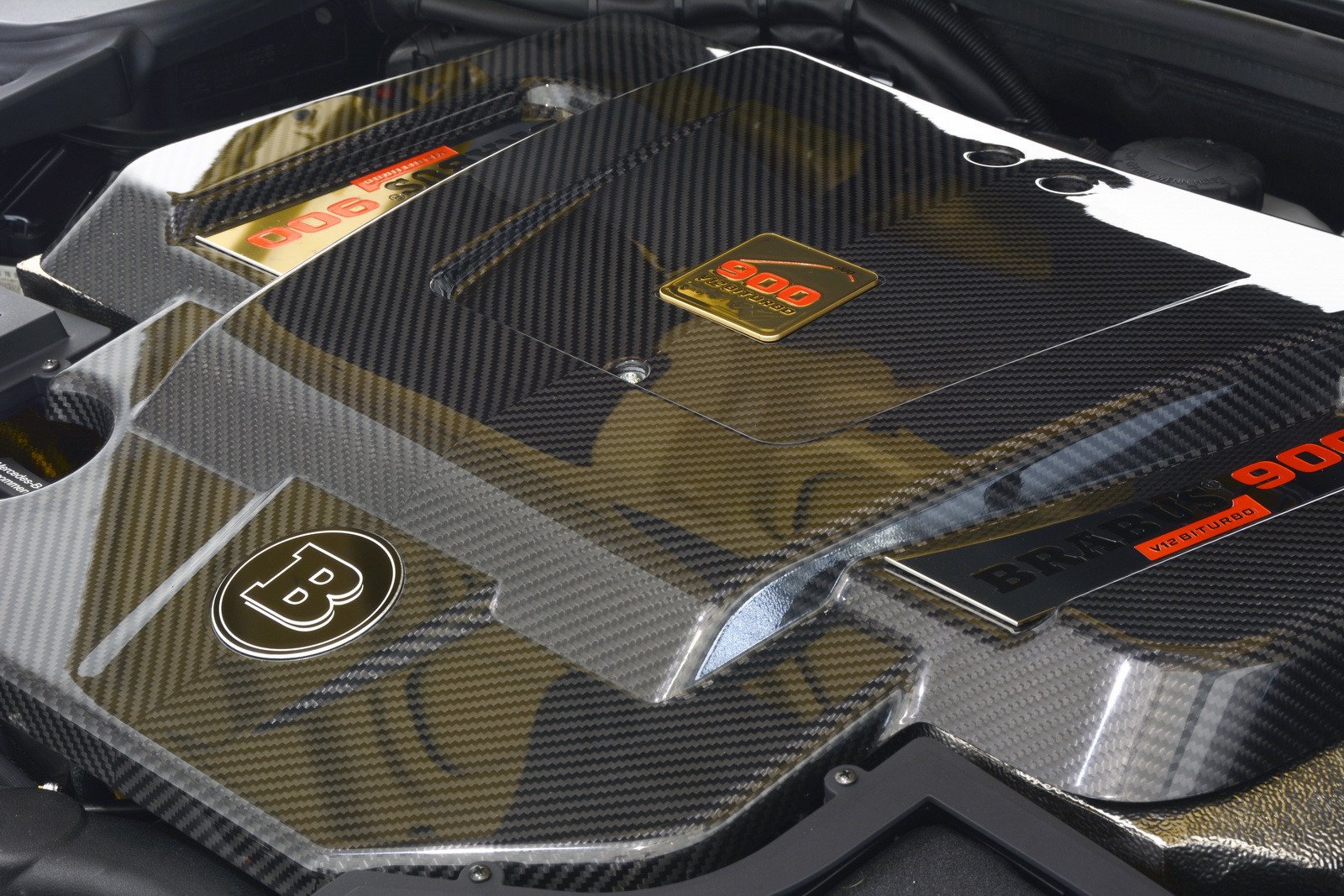 Así es el extremo Brabus Rocket 900 Desert Gold Edition