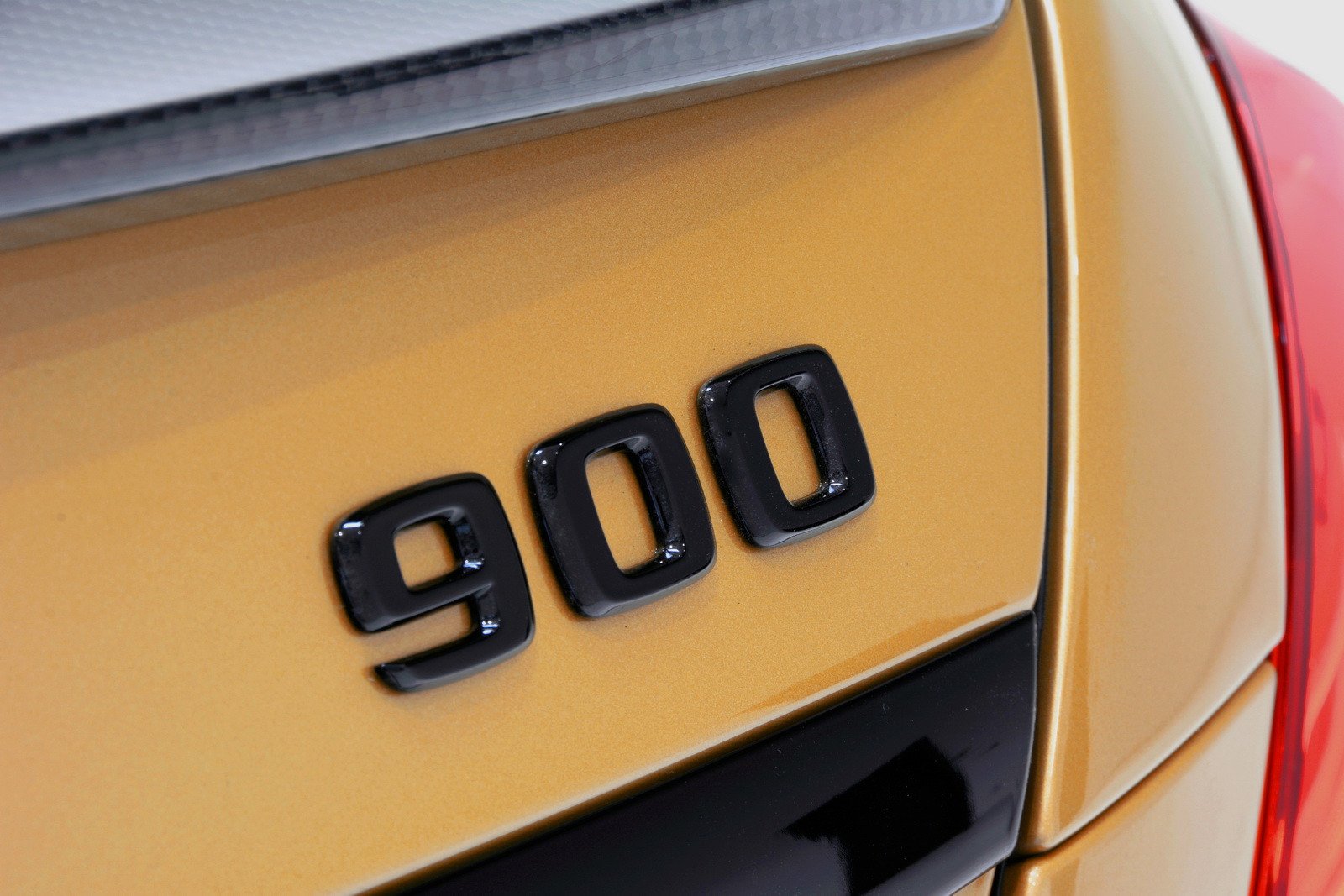 Así es el extremo Brabus Rocket 900 Desert Gold Edition