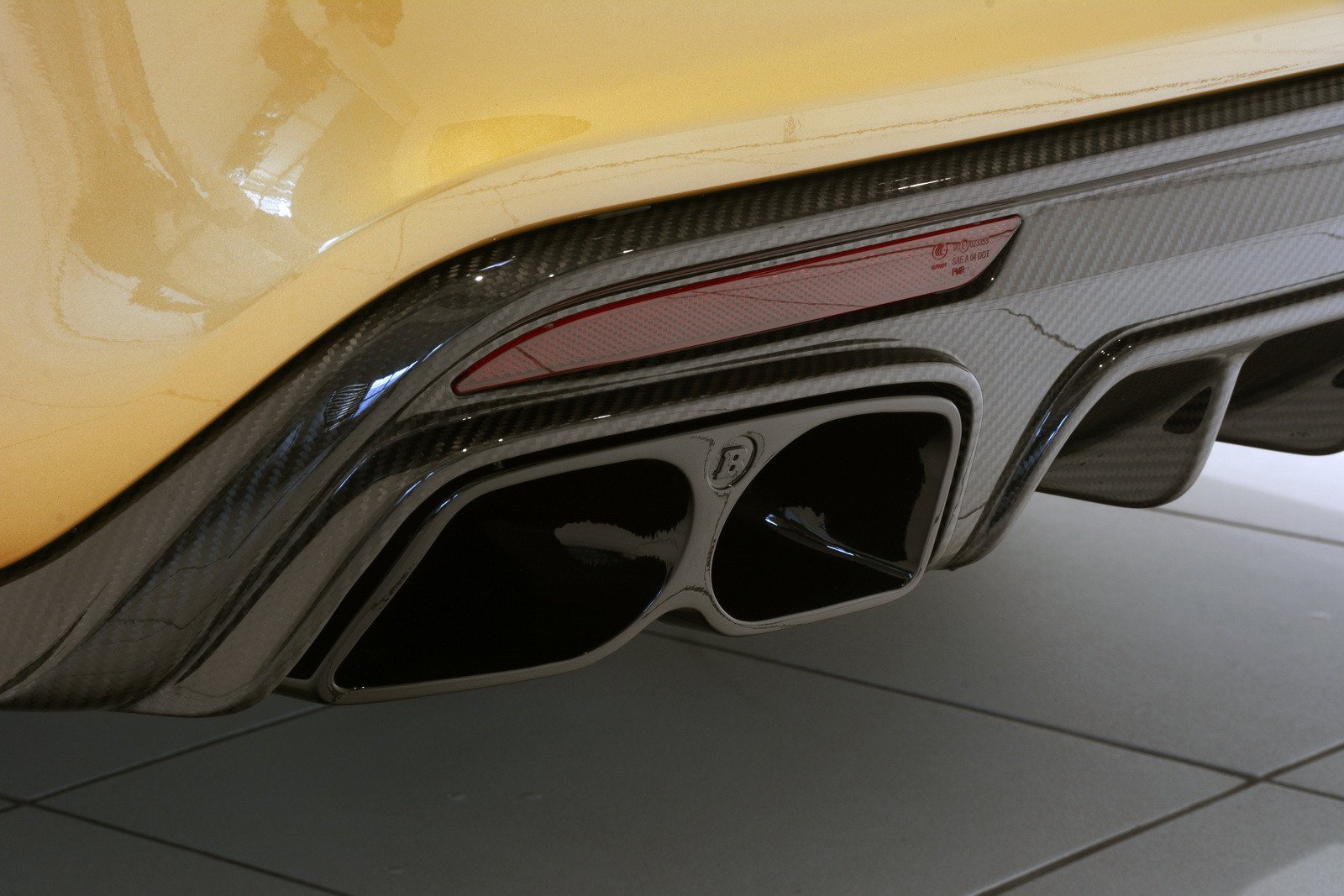 Así es el extremo Brabus Rocket 900 Desert Gold Edition