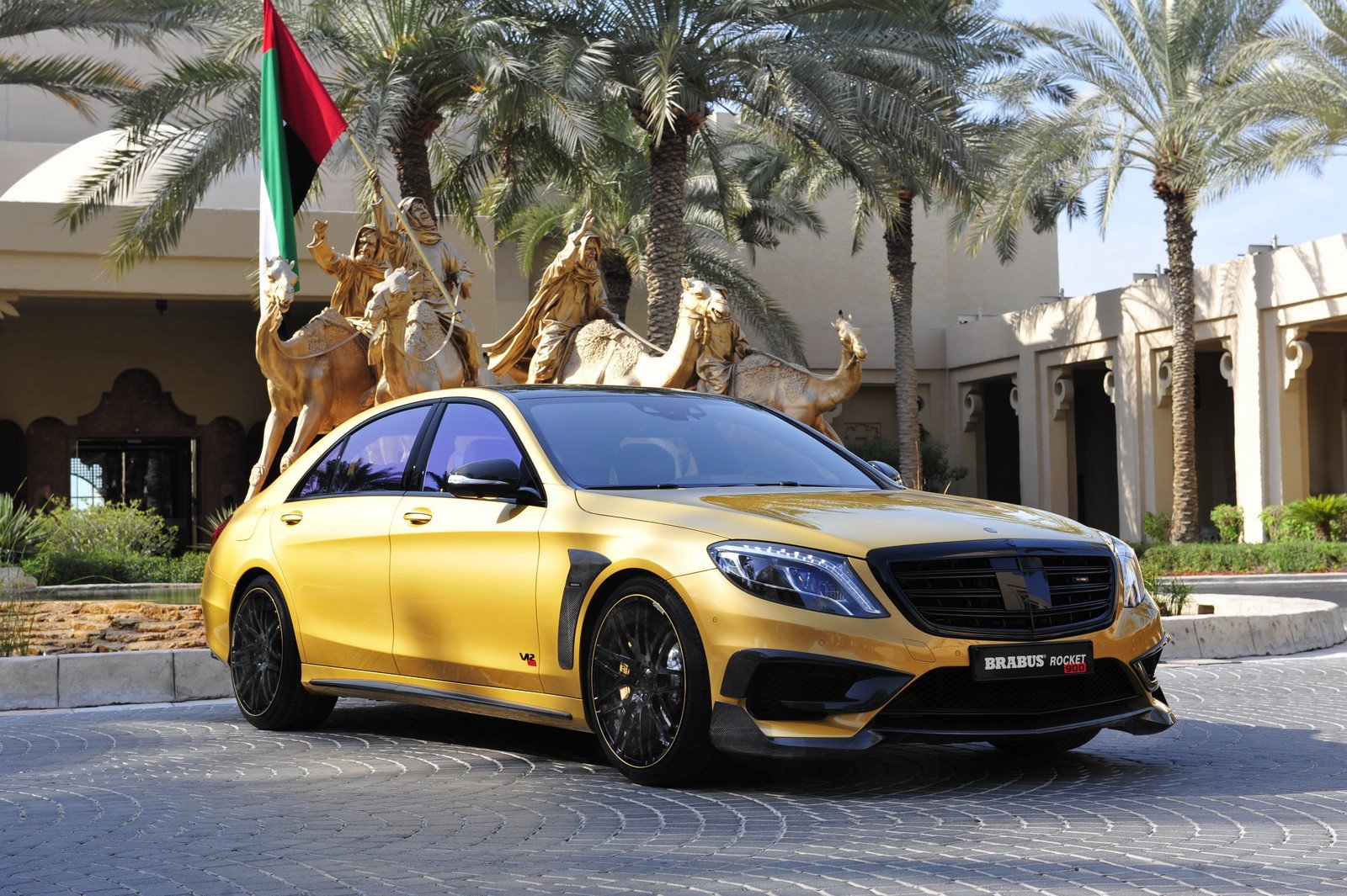 Así es el extremo Brabus Rocket 900 Desert Gold Edition