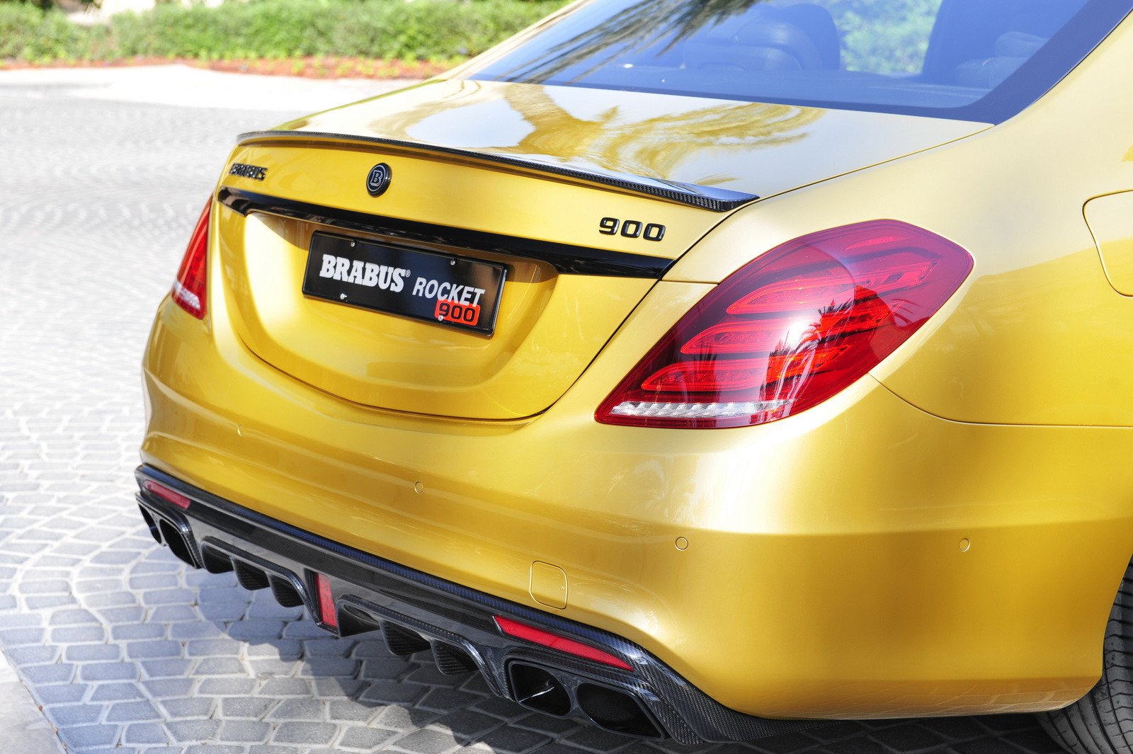 Así es el extremo Brabus Rocket 900 Desert Gold Edition