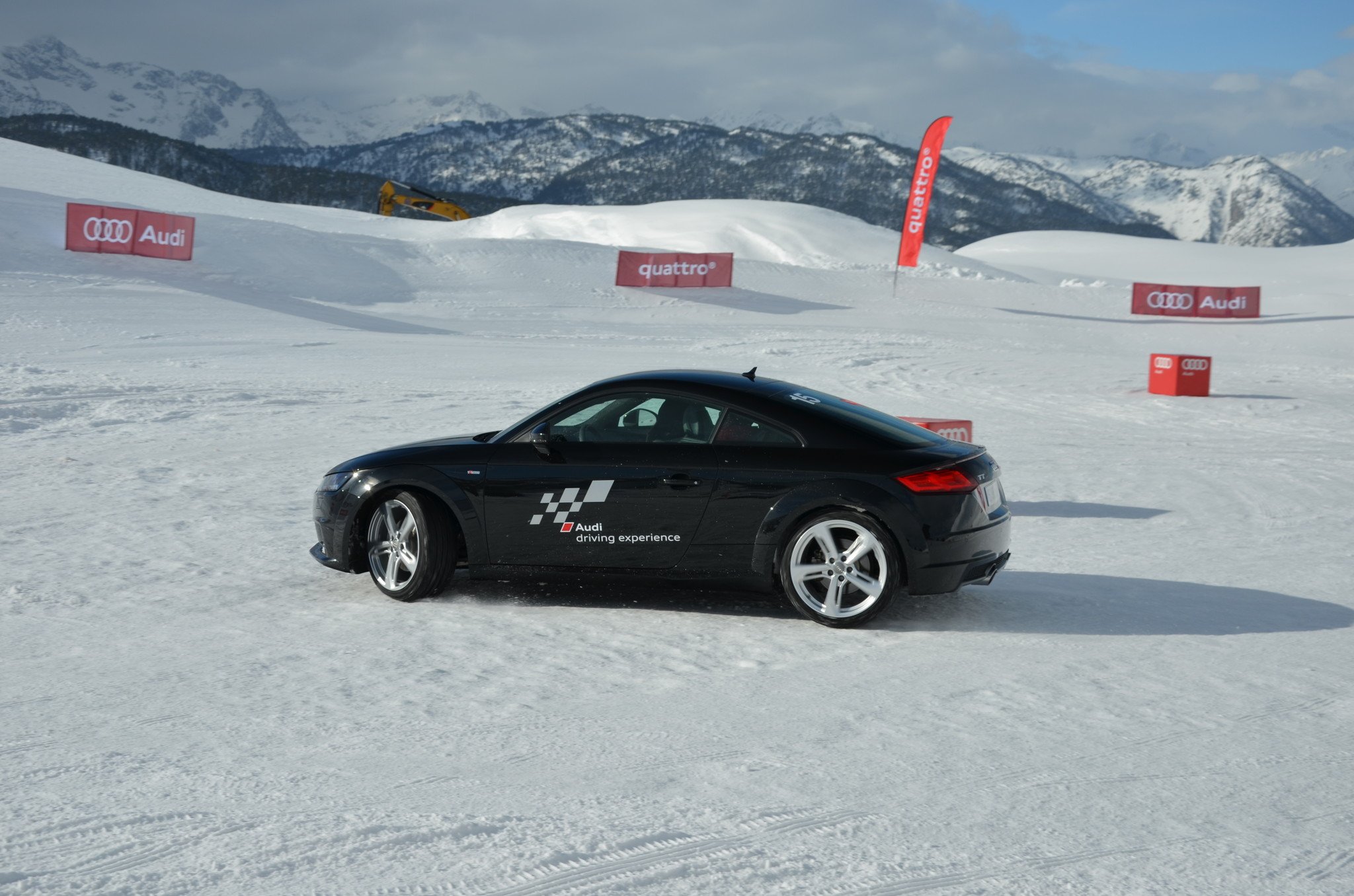 Audi Winter Driving Experience: Cursos de conducción segura en hielo y nieve