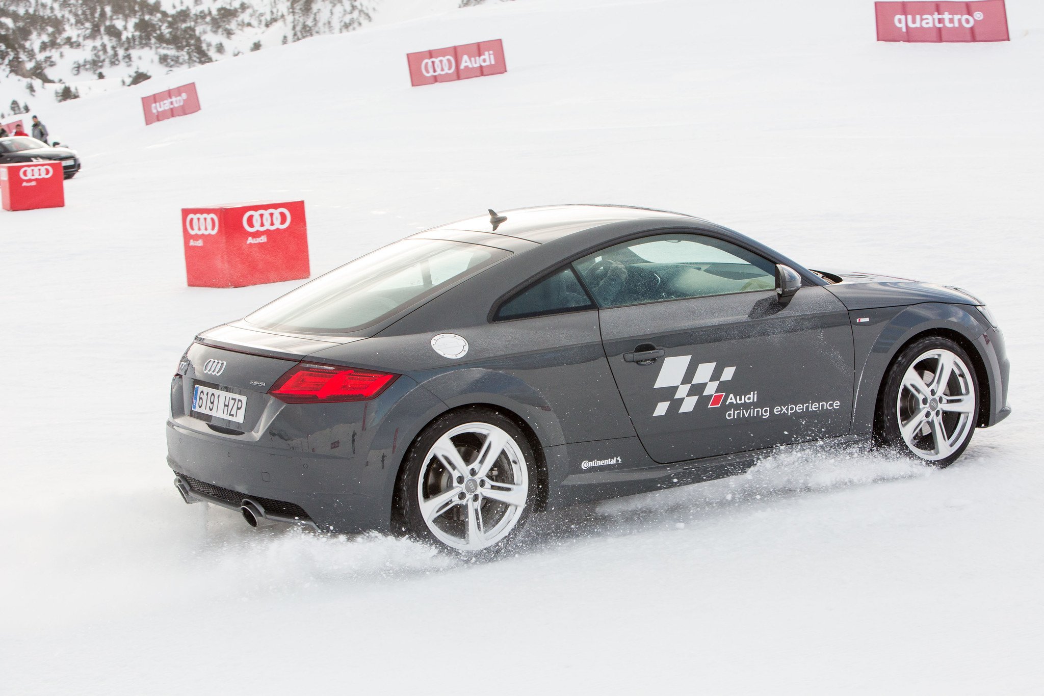 Audi Winter Driving Experience: Cursos de conducción segura en hielo y nieve