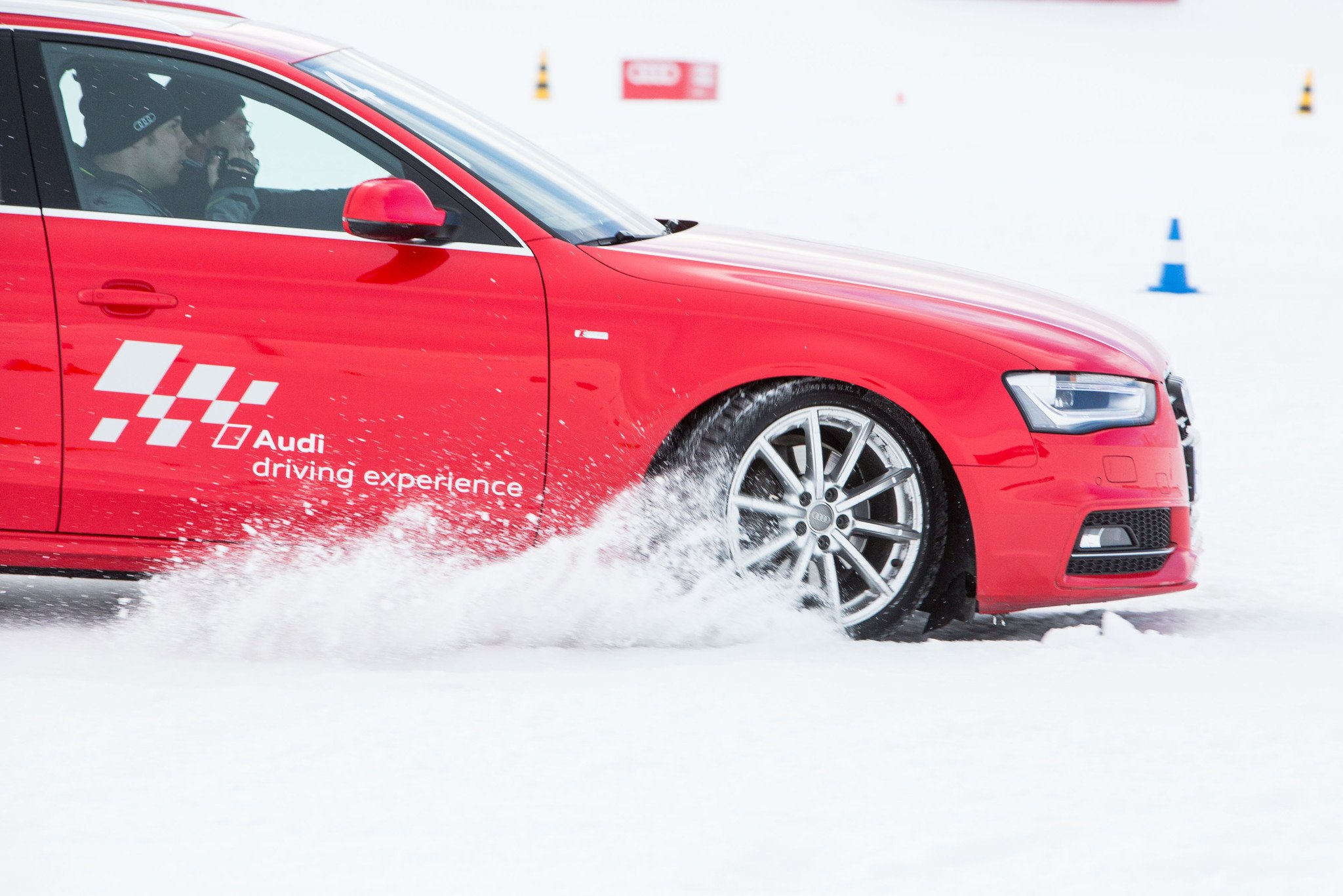 Audi Winter Driving Experience: Cursos de conducción segura en hielo y nieve
