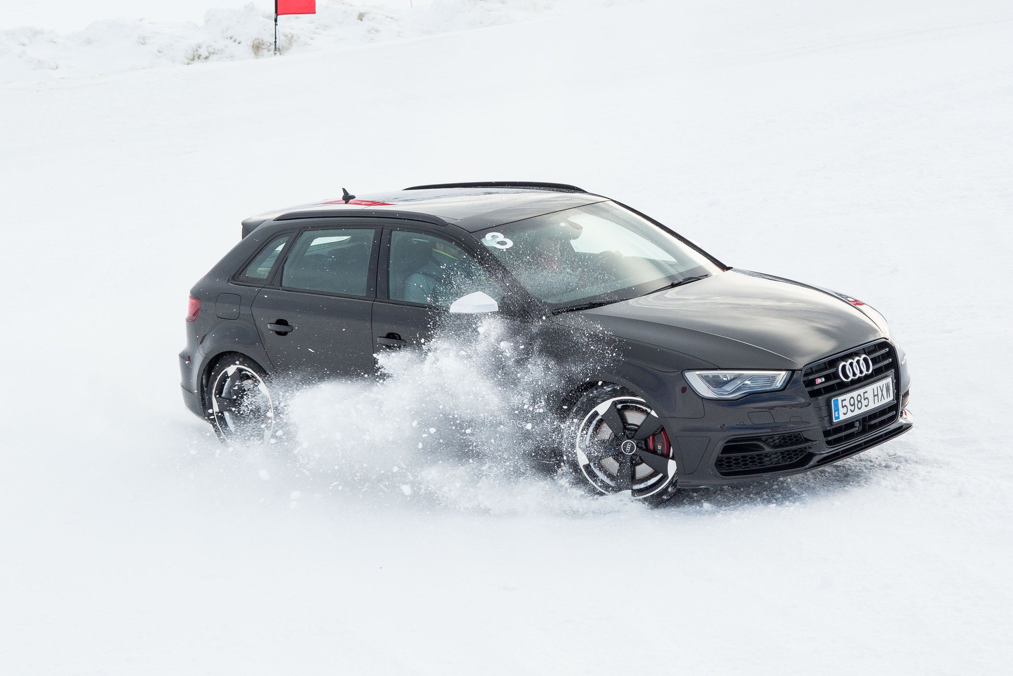 Audi Winter Driving Experience: Cursos de conducción segura en hielo y nieve