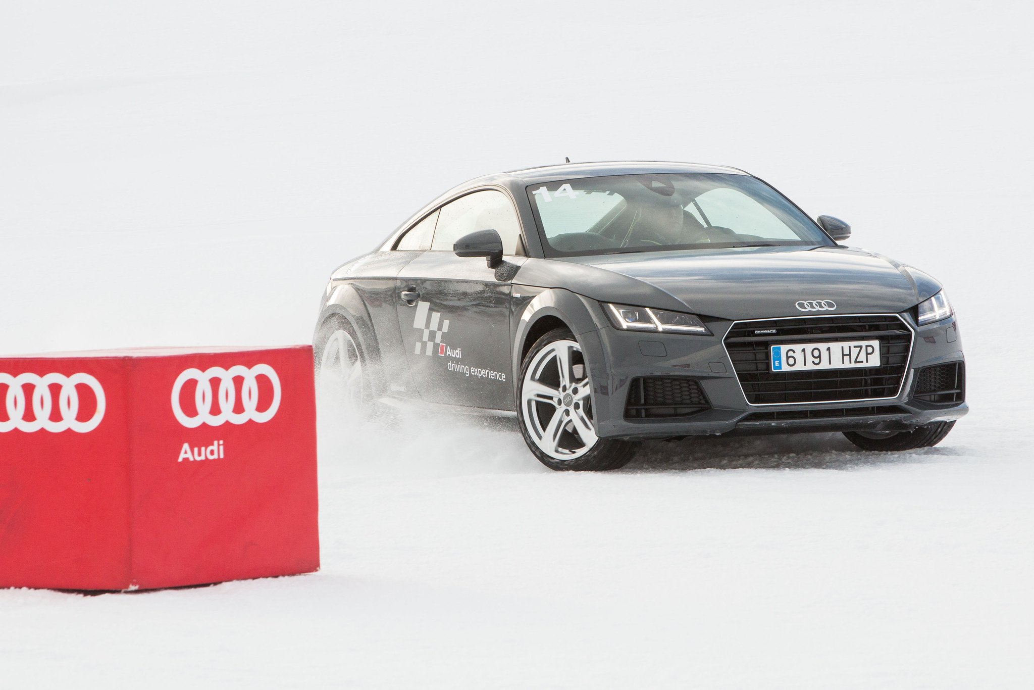 Audi Winter Driving Experience: Cursos de conducción segura en hielo y nieve