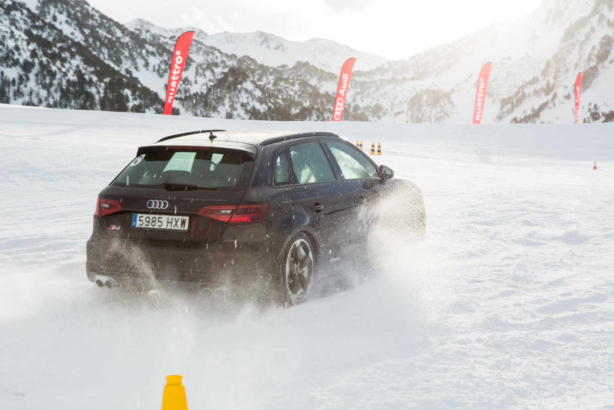 Audi Winter Driving Experience: Cursos de conducción segura en hielo y nieve