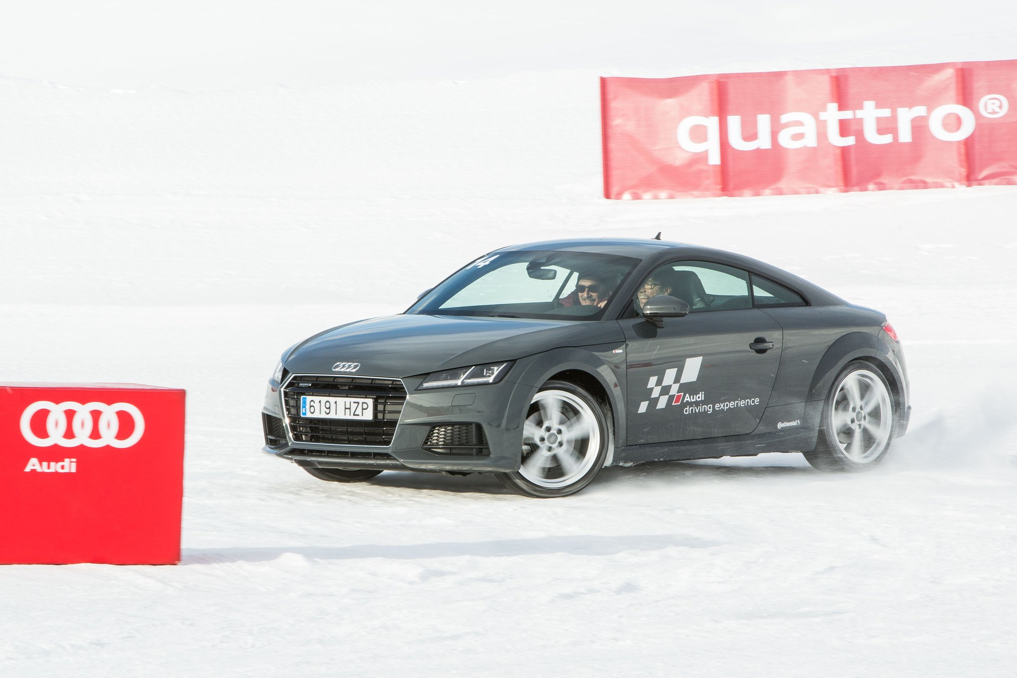 Audi Winter Driving Experience: Cursos de conducción segura en hielo y nieve