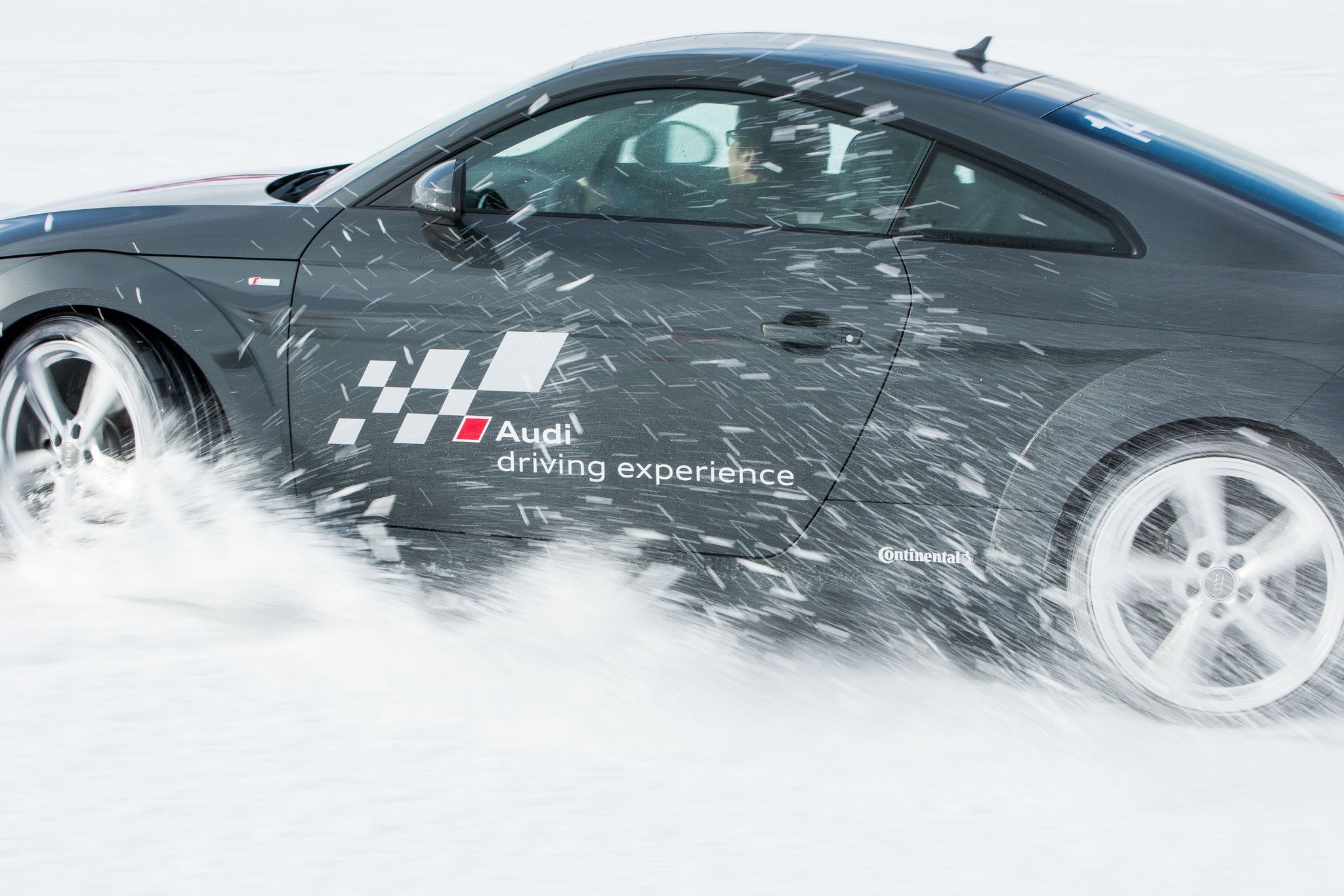Audi Winter Driving Experience: Cursos de conducción segura en hielo y nieve