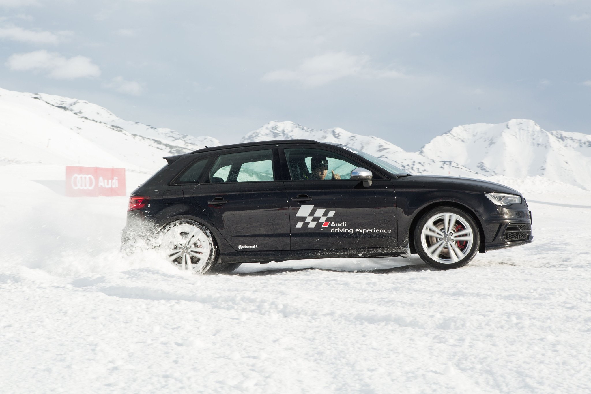 Audi Winter Driving Experience: Cursos de conducción segura en hielo y nieve