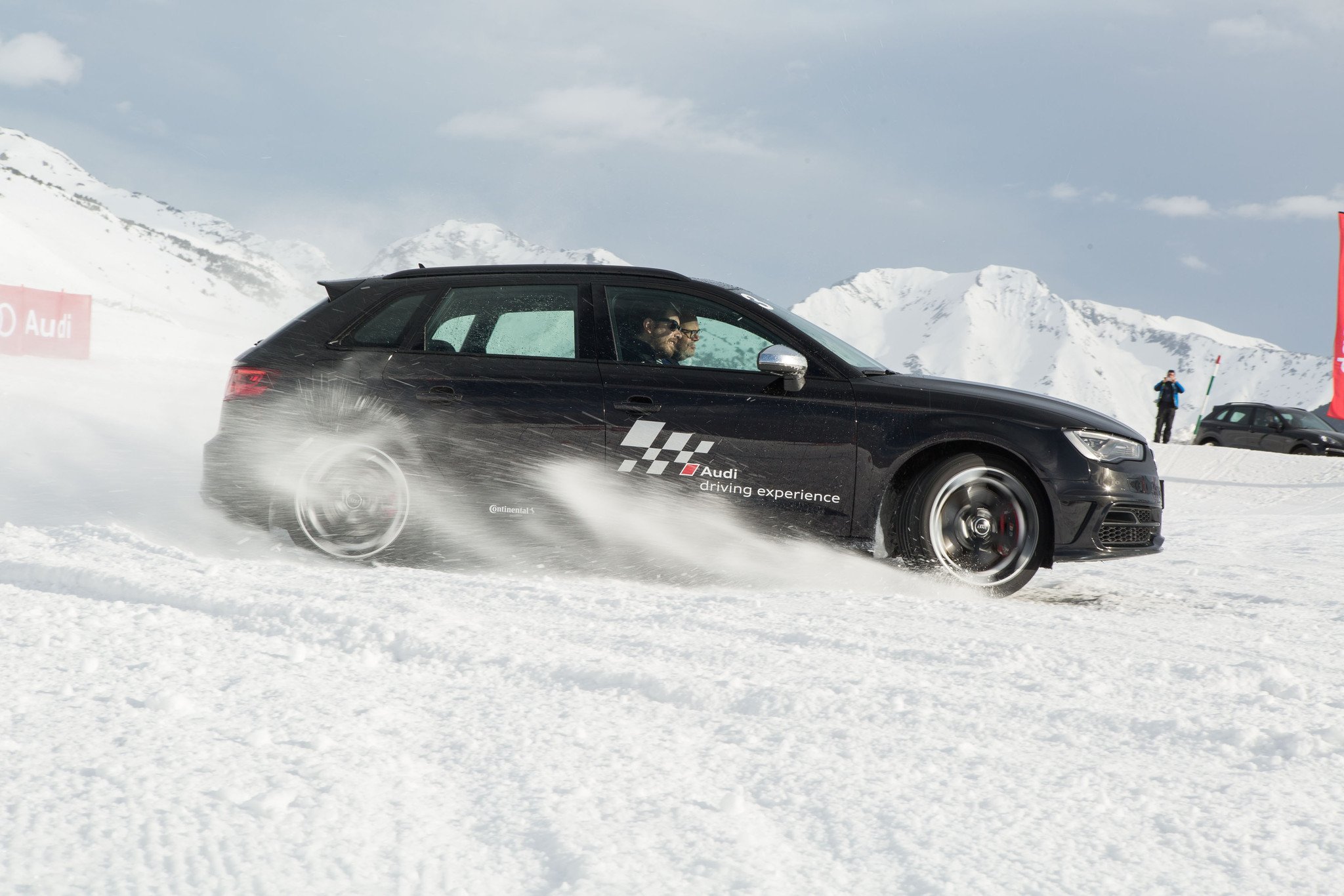 Audi Winter Driving Experience: Cursos de conducción segura en hielo y nieve