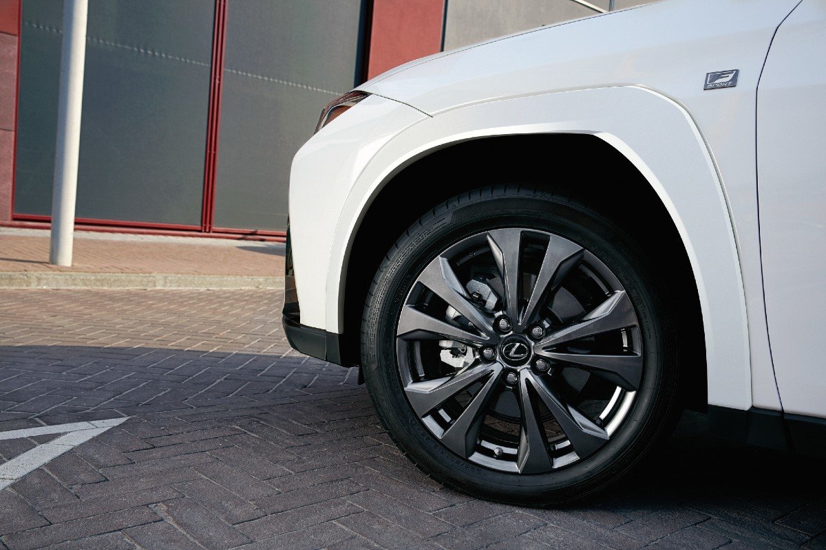 Lexus UX 250h: renovación de la gama, novedades y precios