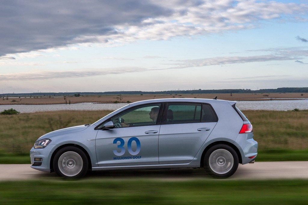 Prueba: Volkswagen Golf Bluemotion, tres litros de consumo y buen precio
