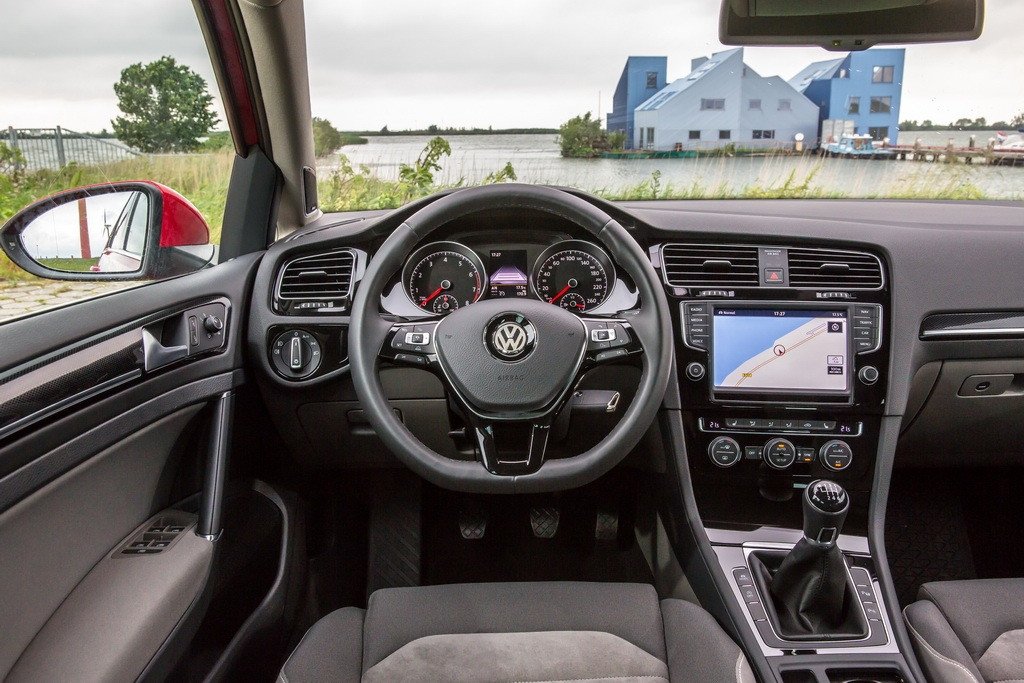 Prueba: Volkswagen Golf Bluemotion, tres litros de consumo y buen precio