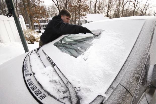5 trucos para quitar el hielo del limpiaparabrisas