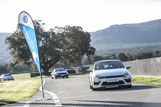 Curso de conducción Volkswagen para jóvenes