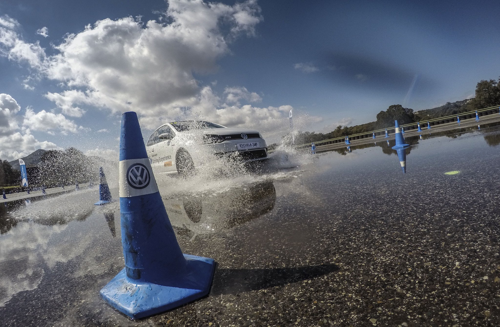 Curso de conducción Volkswagen para jóvenes