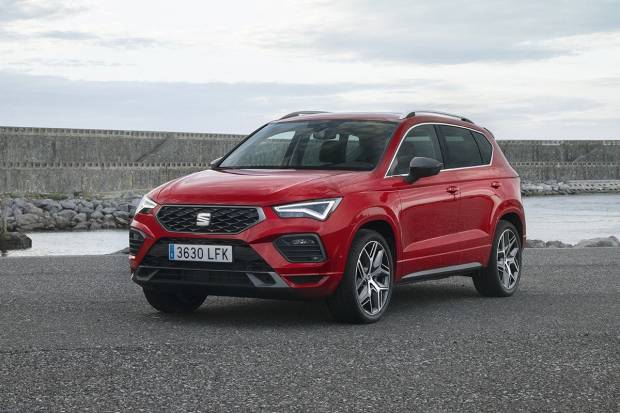 Análisis comparativo: Seat Ateca contra Citroën C4 X, una coincidencia entre mil