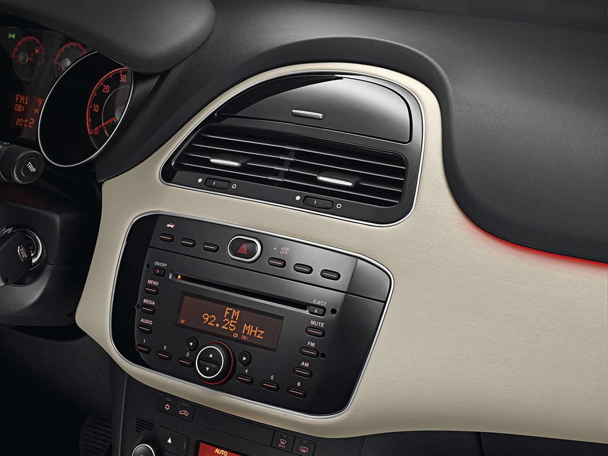 Fiat renueva su berlina media Linea para 2013