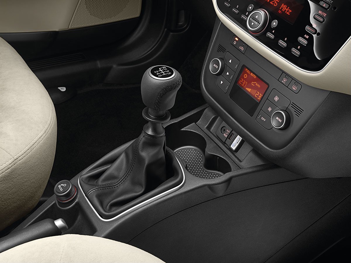 Fiat renueva su berlina media Linea para 2013
