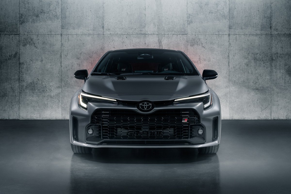 Toyota presenta el GR Corolla haciendo drift: 304 CV y tracción total