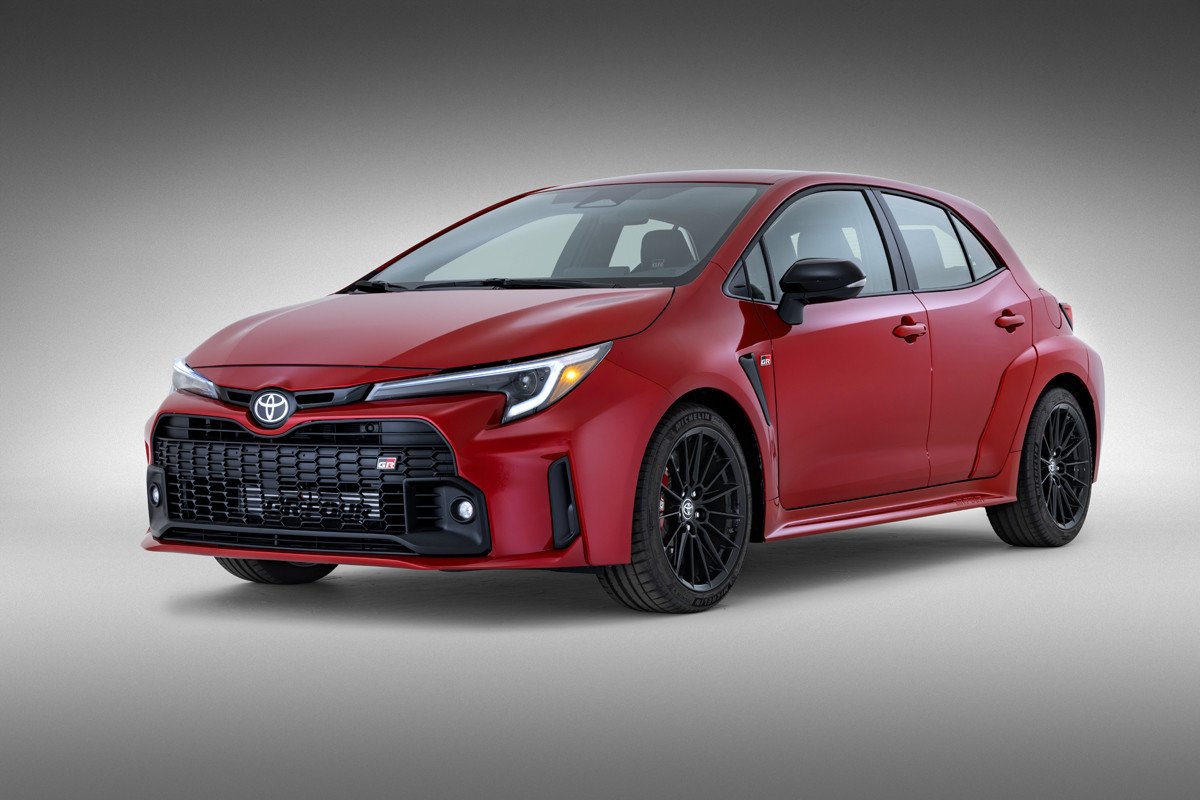 Toyota presenta el GR Corolla haciendo drift: 304 CV y tracción total